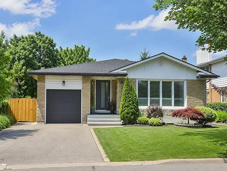 Cash home buyers purchasing a Mississauga Ontario house as is