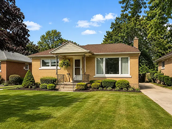 We buy houses in Kitchener and Waterloo Region without required repairs